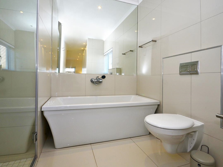 To Let 2 Bedroom Property for Rent in Sea Point Western Cape
